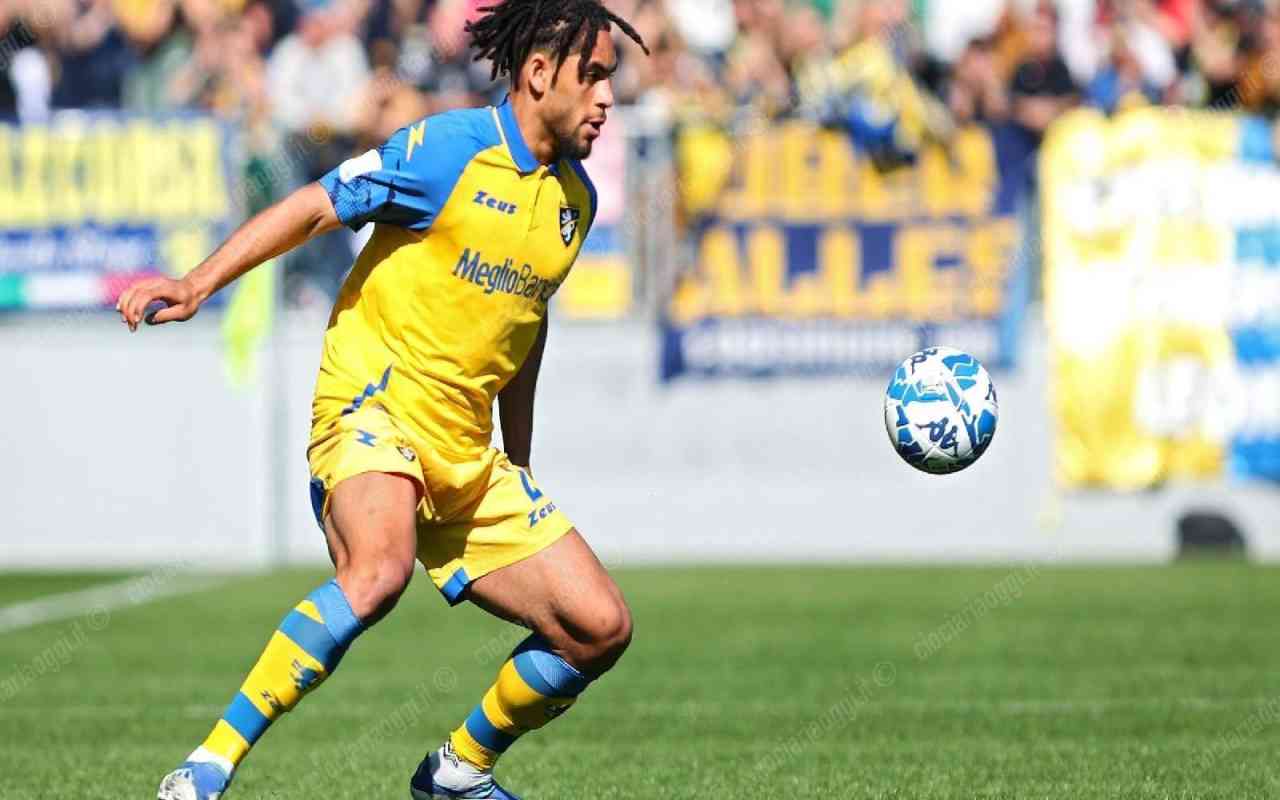 Anthony Oyono, Frosinone: età, stipendio, skills, fantacalcio, FC 24